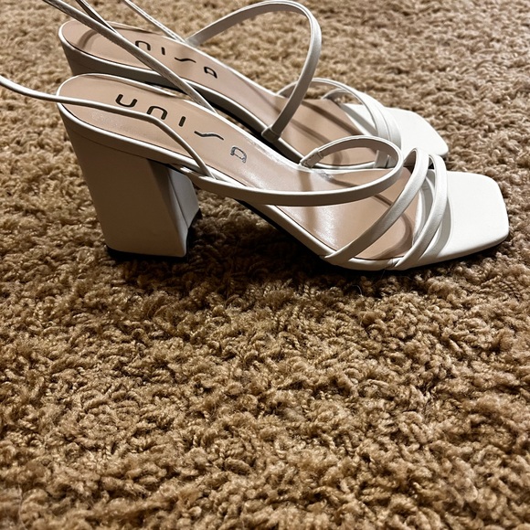 Tie around heels - Picture 2 of 3